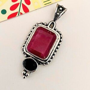 Lady Remington LR Vintage Cranberry and Black Pendant Silver Tone
